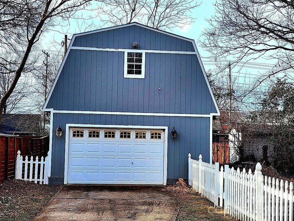 2nd image of 3015 Yadkin Ave