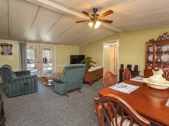 5th image of 195 Vincent Dr