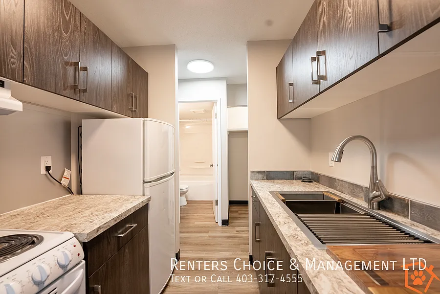 Renovated Apartment, Utilities Included — Photo 2