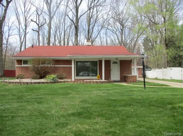 25399 Orchard Grove St, Southfield, MI 48033