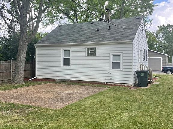 4th image of 224 Fairlawn Dr
