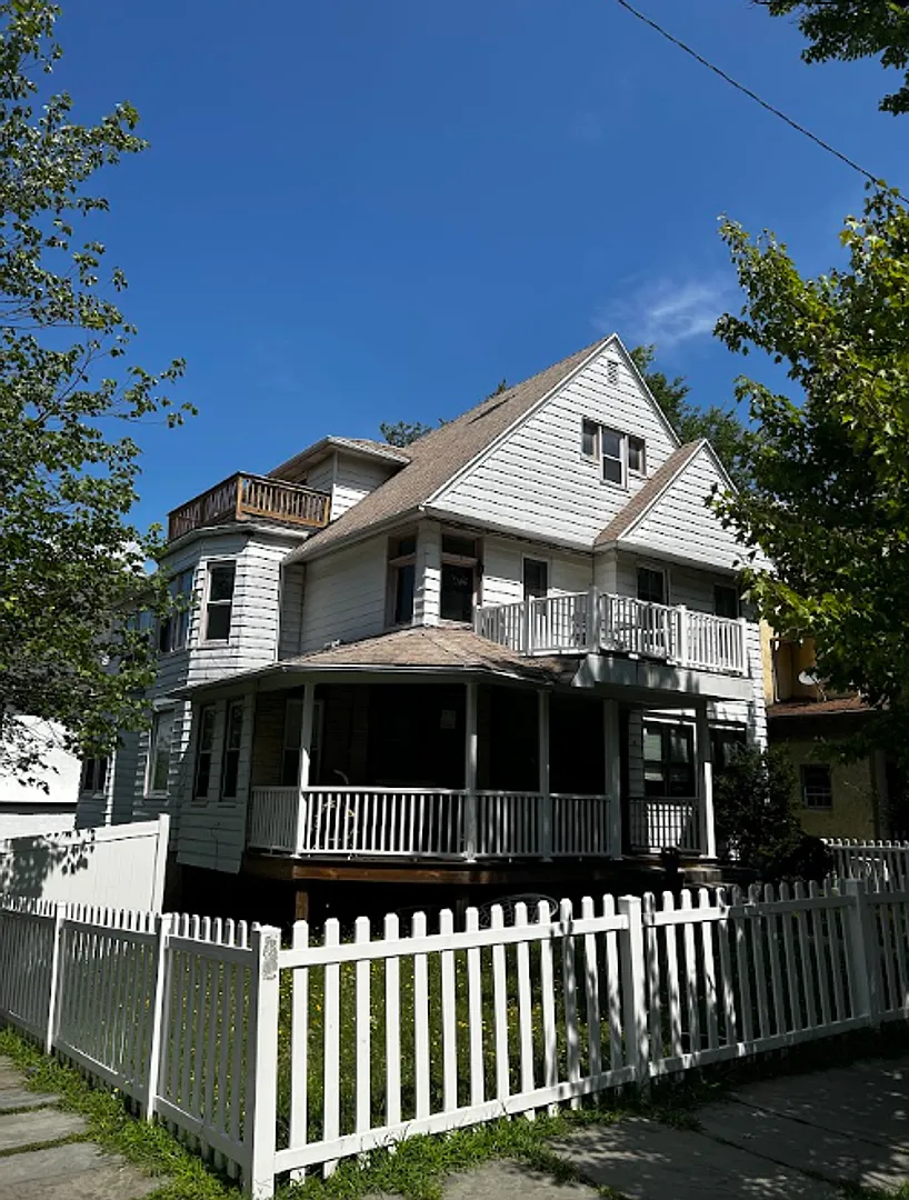 601 Clay Avenue — Photo 2