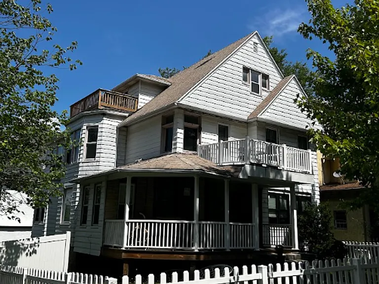 601 Clay Ave — Photo 2