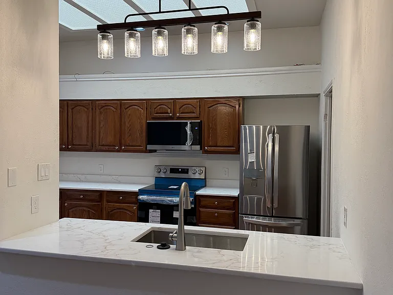 2525 Stanford Ct — Photo 6