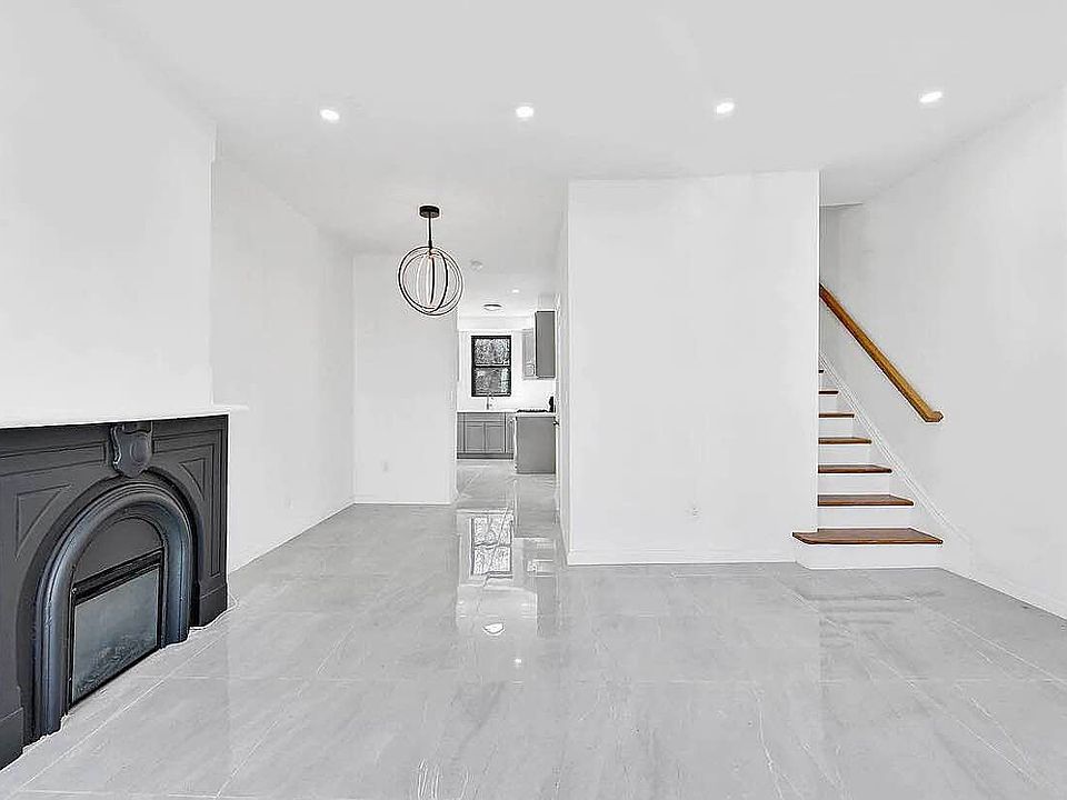 1st image of 170 Hull St #1