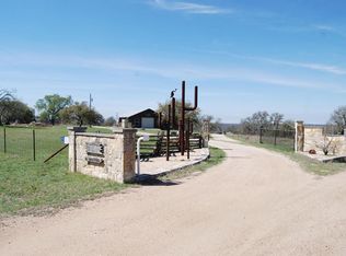 271 Starview Rd, Fredericksburg, TX 78624
