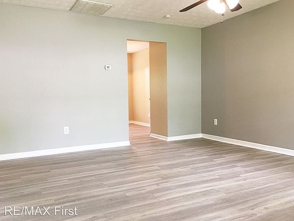 4th image of 928 Rose Petal Ln