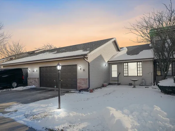 2004 Eagle Ridge Ct APT B, Urbana, IL 61802