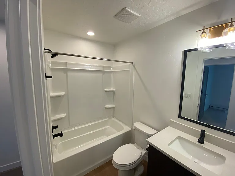 1660 S Major St E #17 — Photo 9