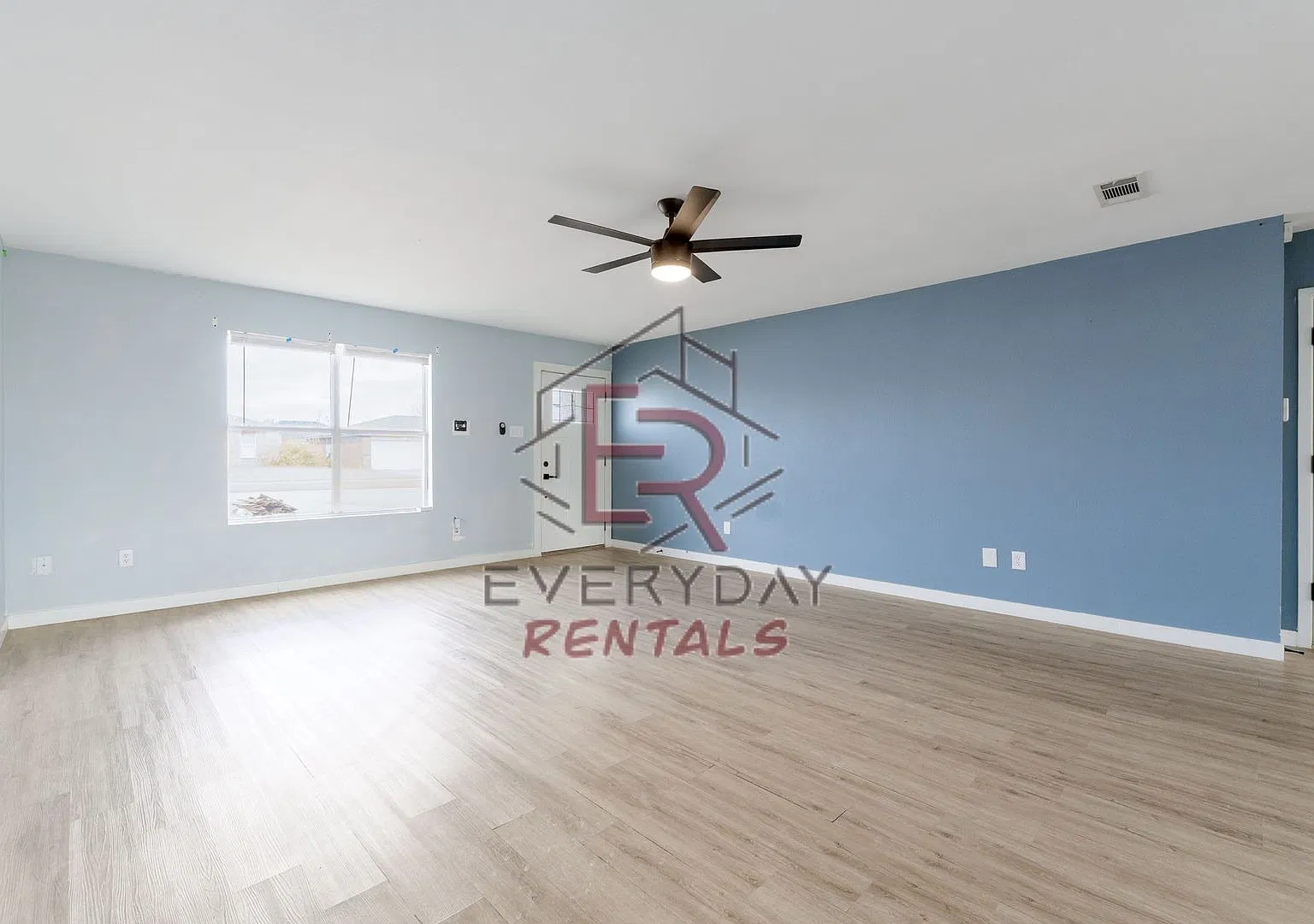 4506 Windcrest — Photo 4