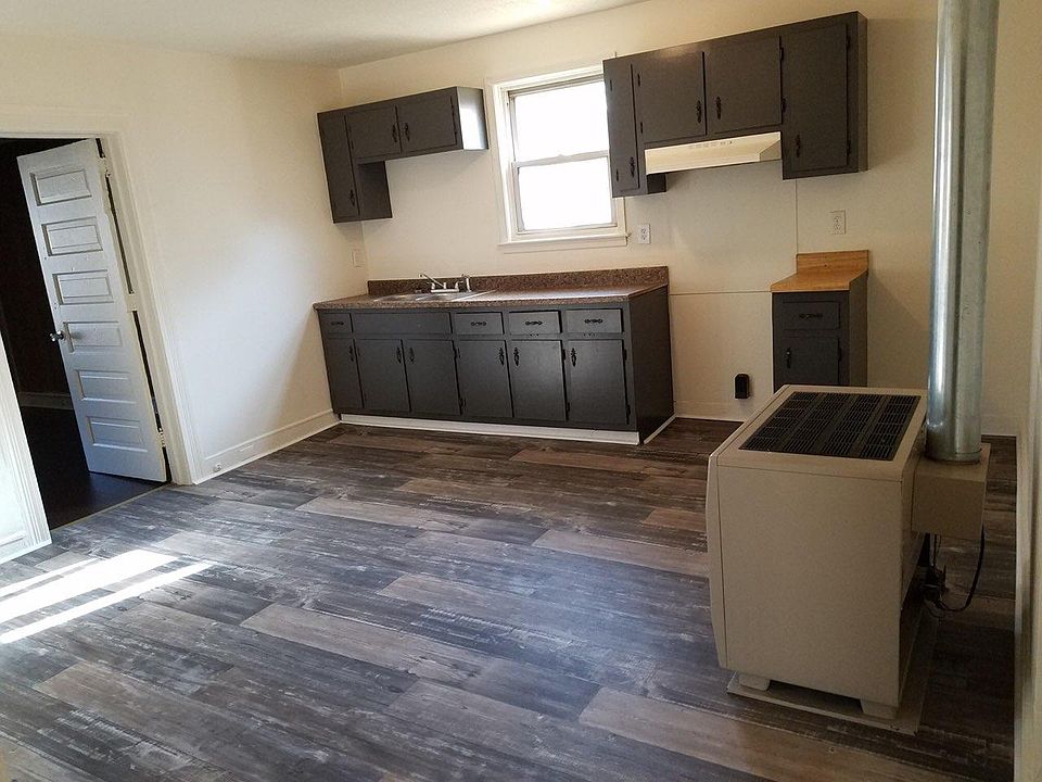 2nd image of 229 Circle Dr #B