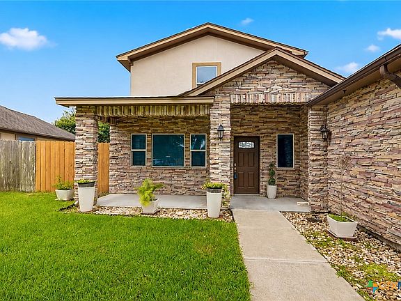 3rd image of 115 San Polo Ct