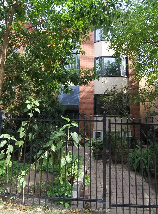 337 Seaton St #2