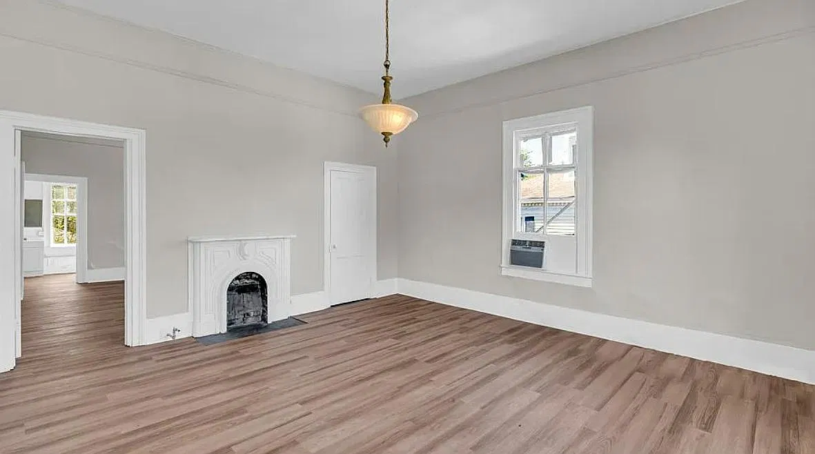 610 3rd Ave S - Unit 4 — Photo 2