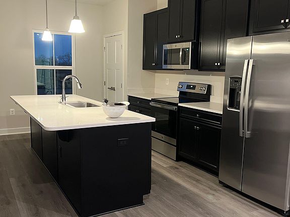 3rd image of 4514 Drysdale St