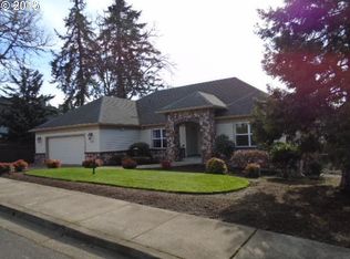 3390 Park Hills Dr, Eugene, OR 97405