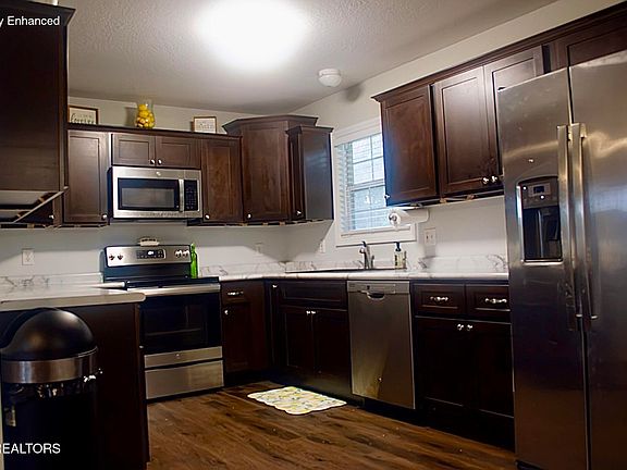 5th image of 203 Heidel Cir