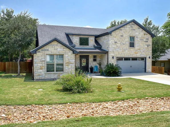 160 Nuuanu Ln, Bastrop, TX 78602
