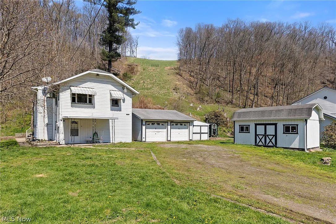 329 Township Road 177 photo 1