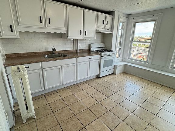 3rd image of 828 N 9th St Floor 2