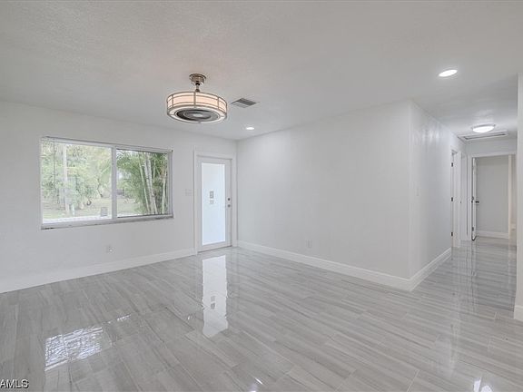 4th image of 6 NE 17th Pl