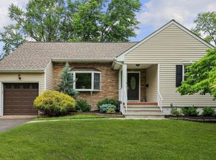 211 Cranford Ave, Cranford, NJ 07016
