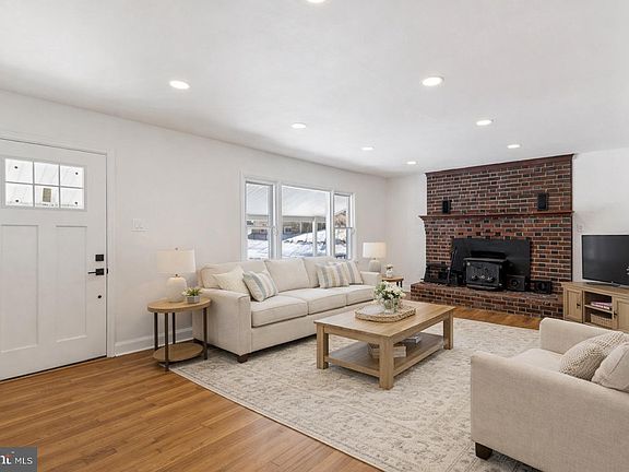 2nd image of 14813 Berry Rd