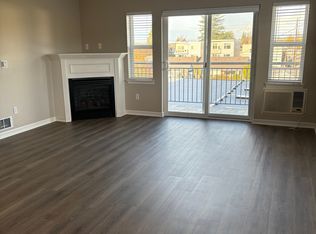 307 Bell St APT 301, Edmonds, WA 98020