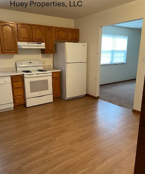 1118 Ashton Cir E — Photo 7