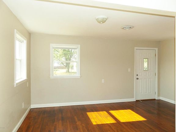 2nd image of 304 E Peck Ave
