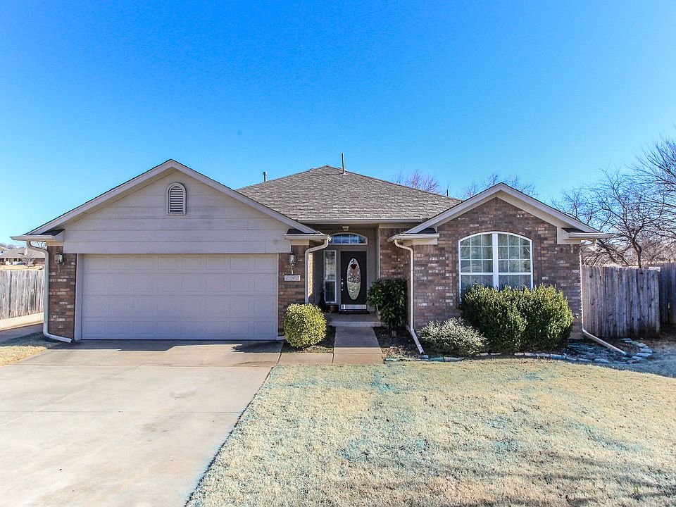 1st image of 2512 Black Oaks Cir