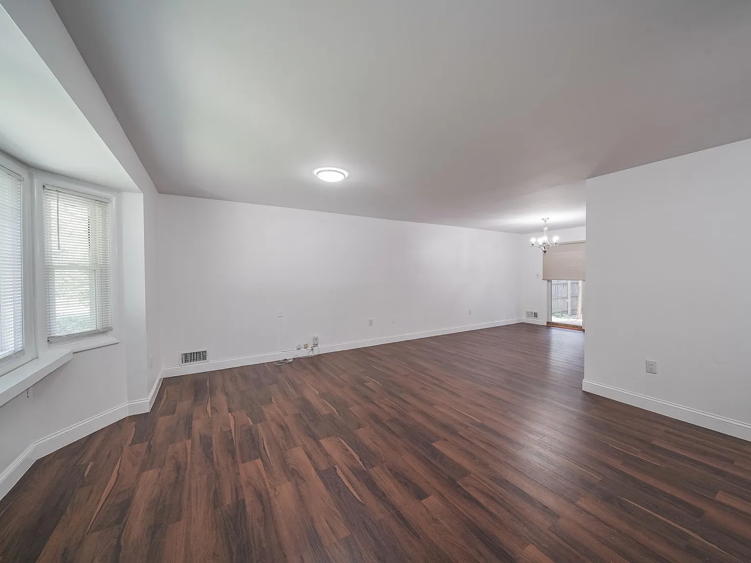 4 bed, 1218 sqft, $3,195 — Photo 3