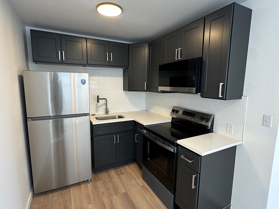 1st image of 839 S Jackson St #3
