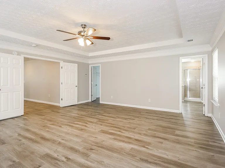 2110 Valley Creek Dr — Photo 10