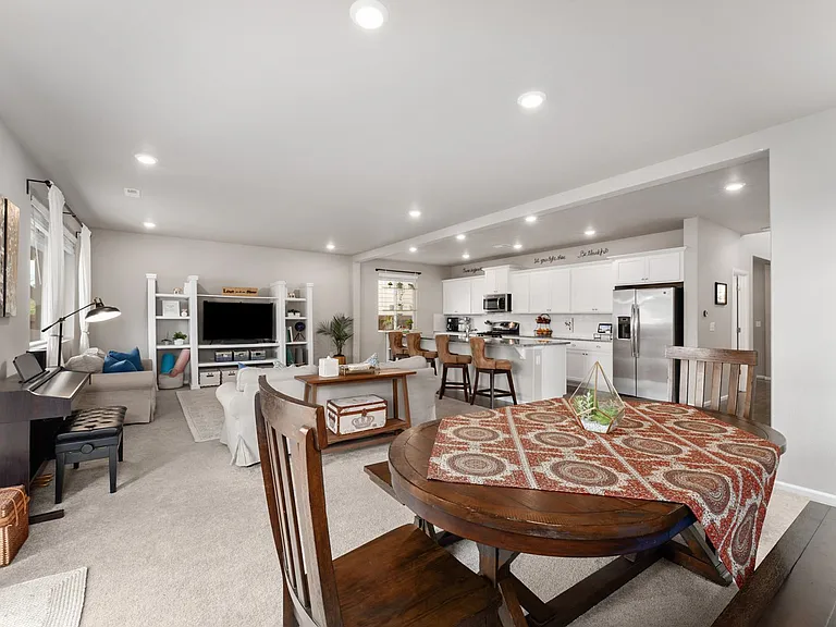 3273 Hanna Dr NE — Photo 14