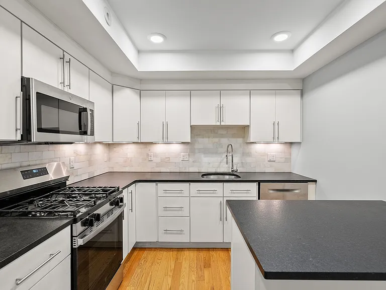 157 Hancock St #2 — Photo 2