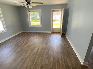 329 W Parker Ave, Chaffee, MO 63740