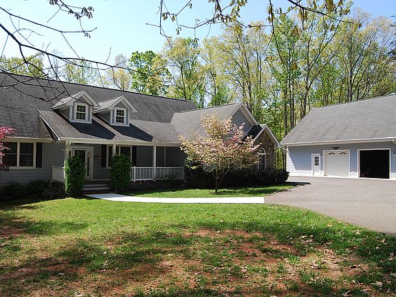2nd image of 228 Baywood Dr