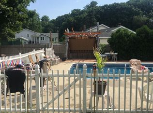 14 Columbus Rd, Woburn, MA 01801