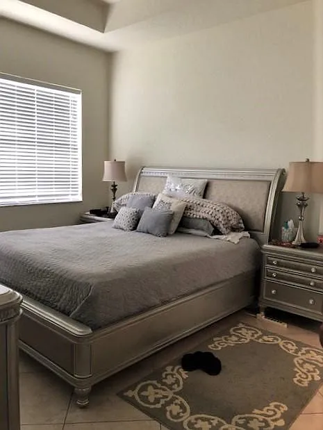 5 bed, 3.0 bath, 2003 sqft, $2,500 — Photo 4
