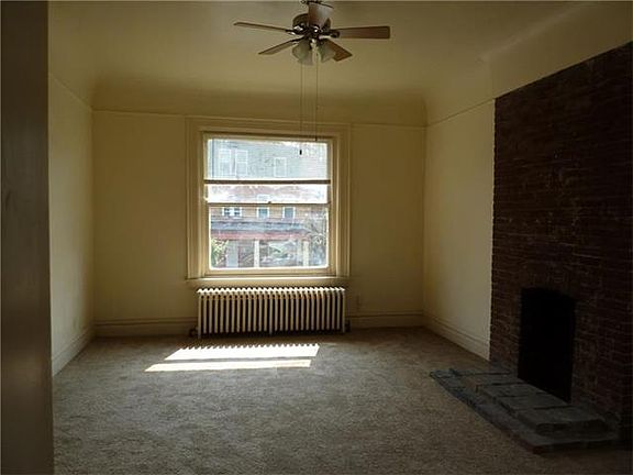 5th image of 128 Stratford Ave