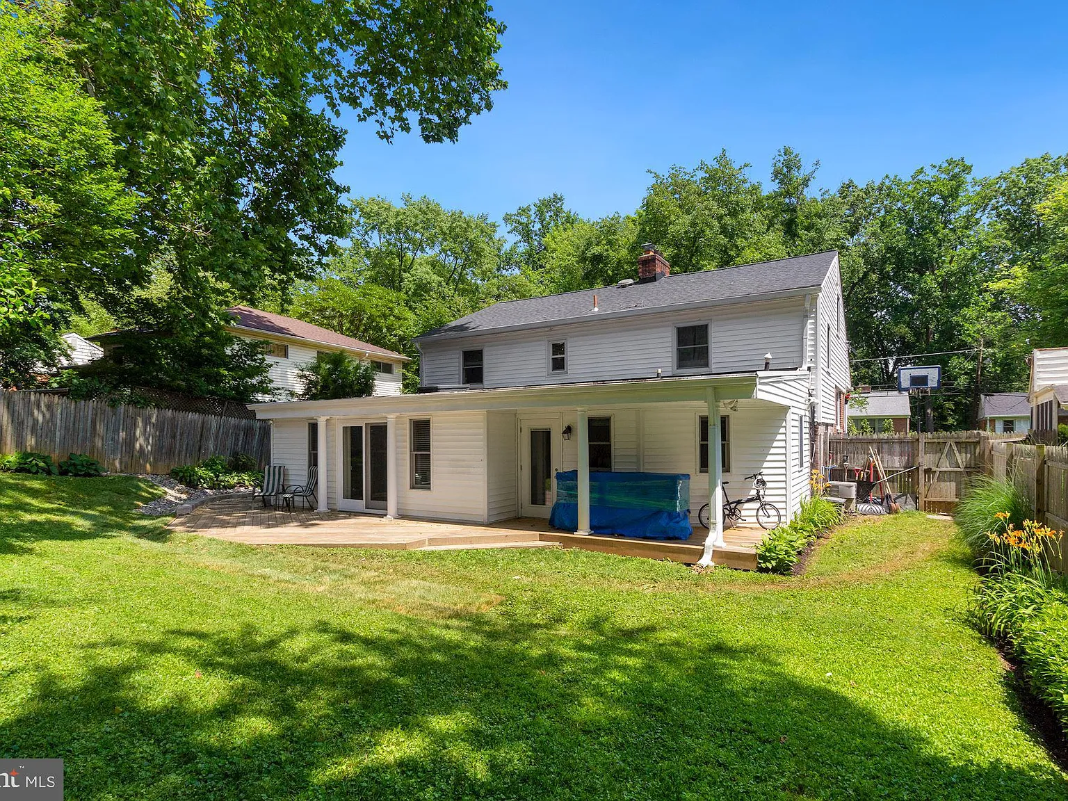5 bed, 3700 sqft, $5,200 — Photo 3