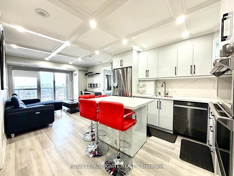 151 Village Green Sq #2001 — Photo 9