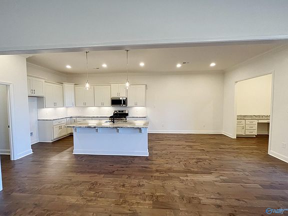 4th image of 208 Donna Lynn Ct
