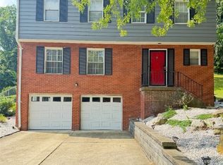 113 Thornberry Dr, Churchill, PA 15235