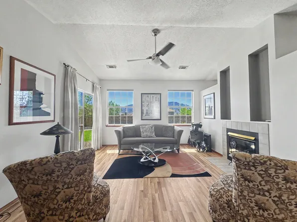 2613 Sandia Loop NE, Rio Rancho, NM 87144