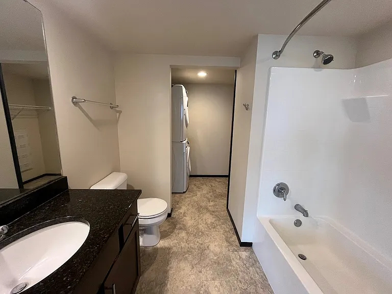 Galaxie High Rise Apartments — Photo 48