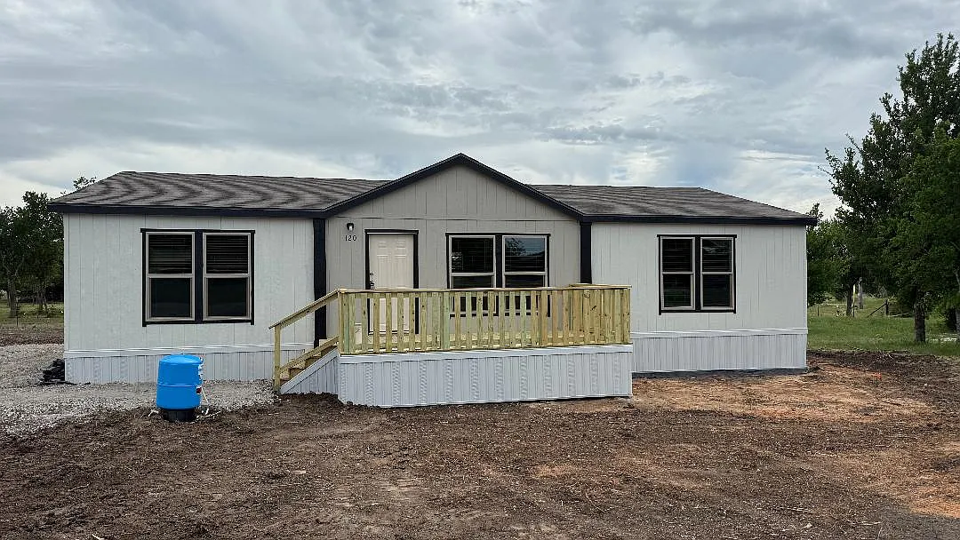 3 bed, 1550 sqft, $1,700 — Photo 1