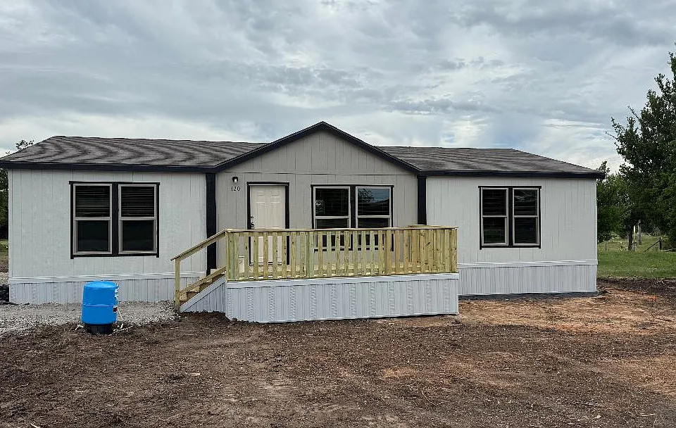 120 Angielena Loop