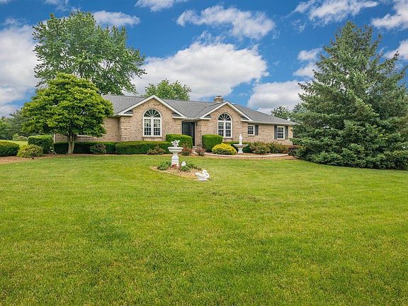 2nd image of 6850 Castlewood Dr S